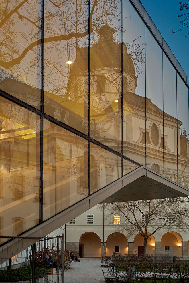 Auf dem Weg zur Aula