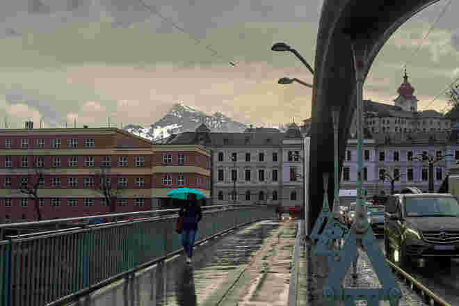 Von der Karolinenbrücke