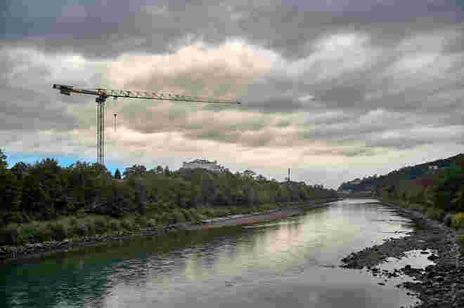 Blauer Himmel im Westen