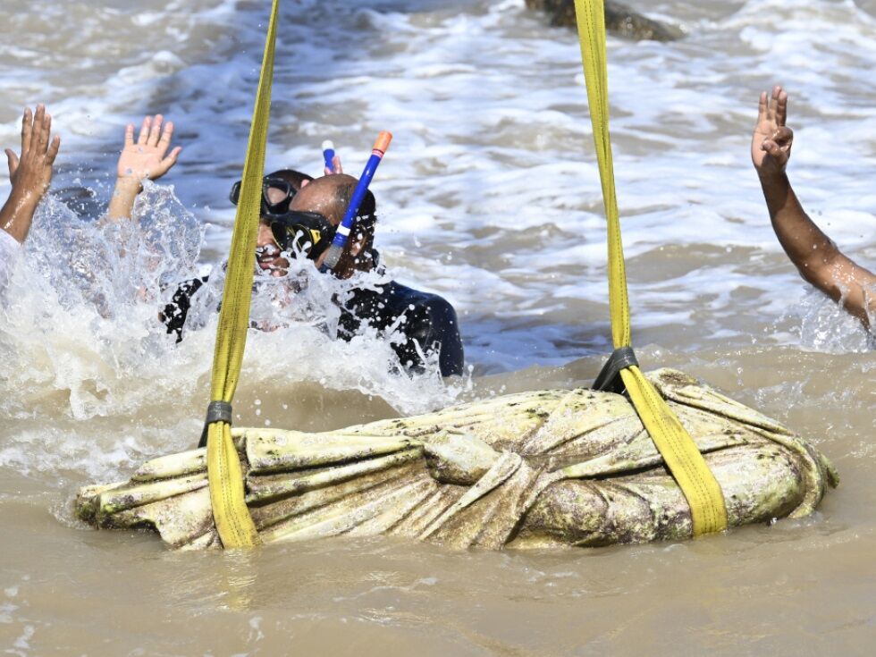 Ägyptische Experten bargen antike Statuen aus Mittelmeer