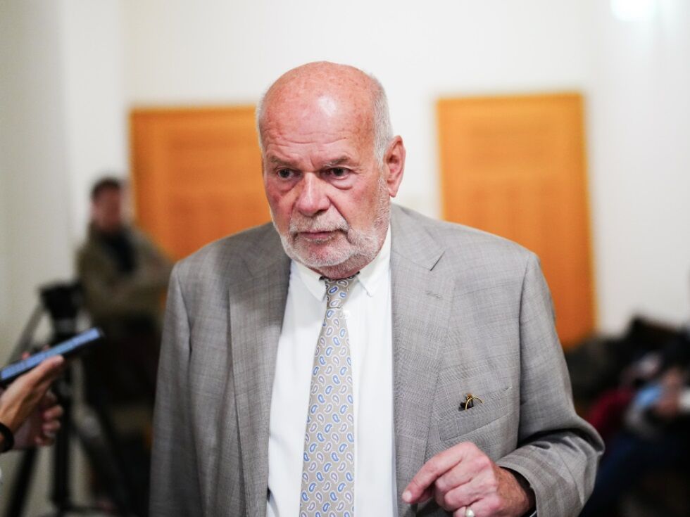 Odvetnik Ainedter obsojen zaradi obrekovanja sodnika Hoheneckerja