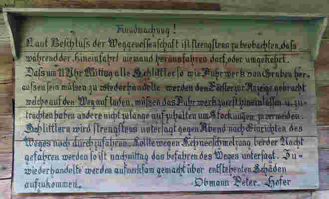Aufwendige Kundmachung