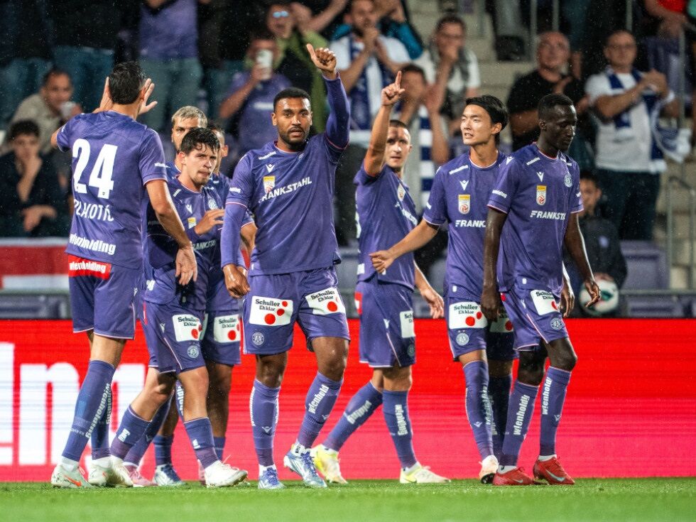 Avstrijski nogometni klubi Rapid in Austria na dobri poti v konferenčni ligi