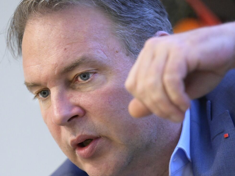 Babler želi po potrebi zakonsko znižati cene v Avstriji