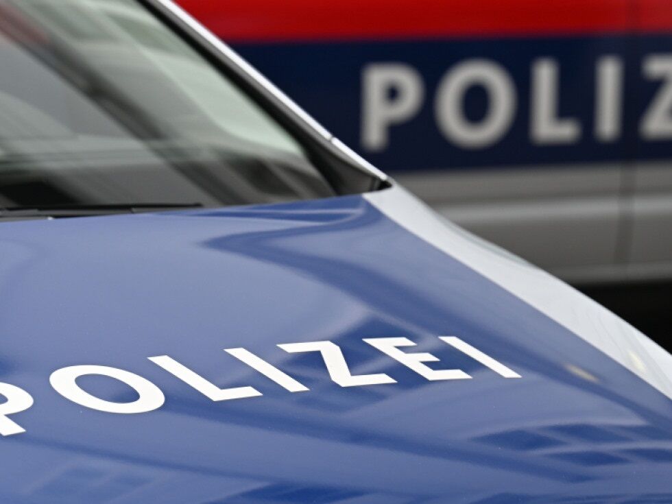 Bewaffneter raubte Geldtasche von Busfahrer in Tirol