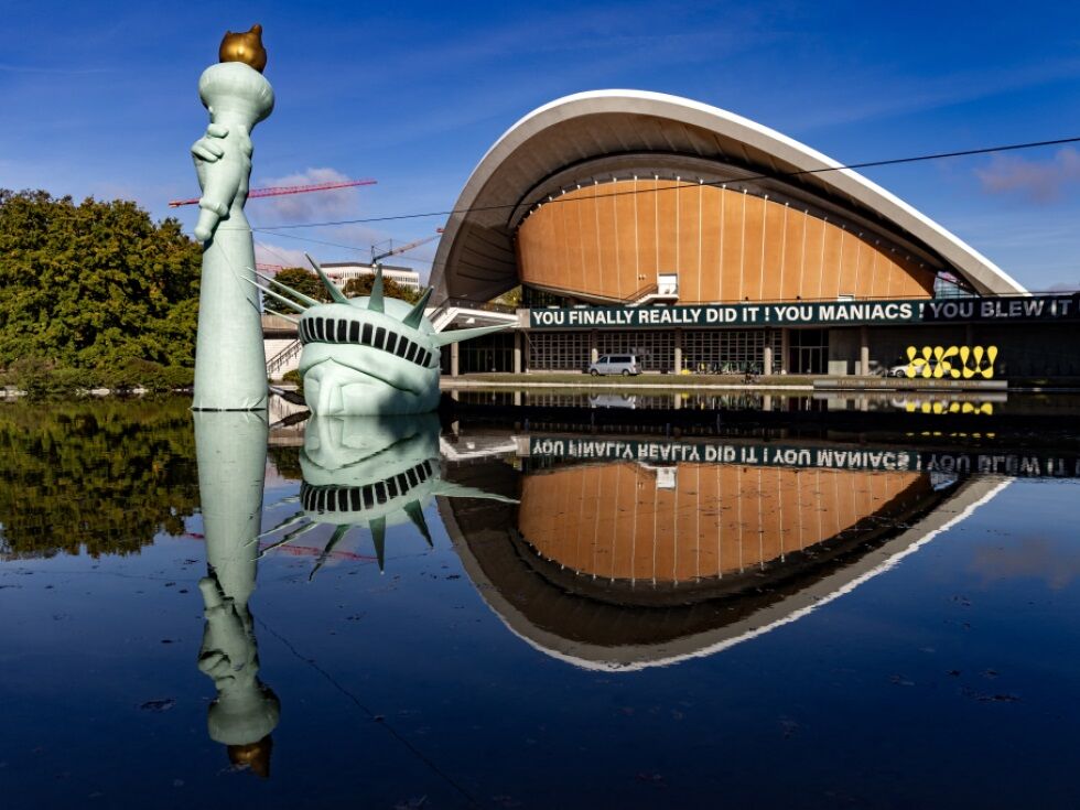 Berlinska razstava Jana Böhmermanna privabila več kot 30.000 obiskovalcev