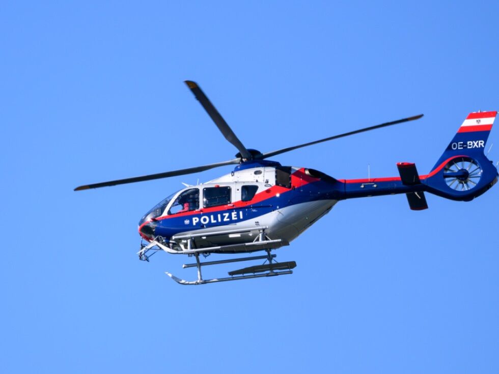 Boot in Graz gekentert - Suche nach Vermissten in der Mur