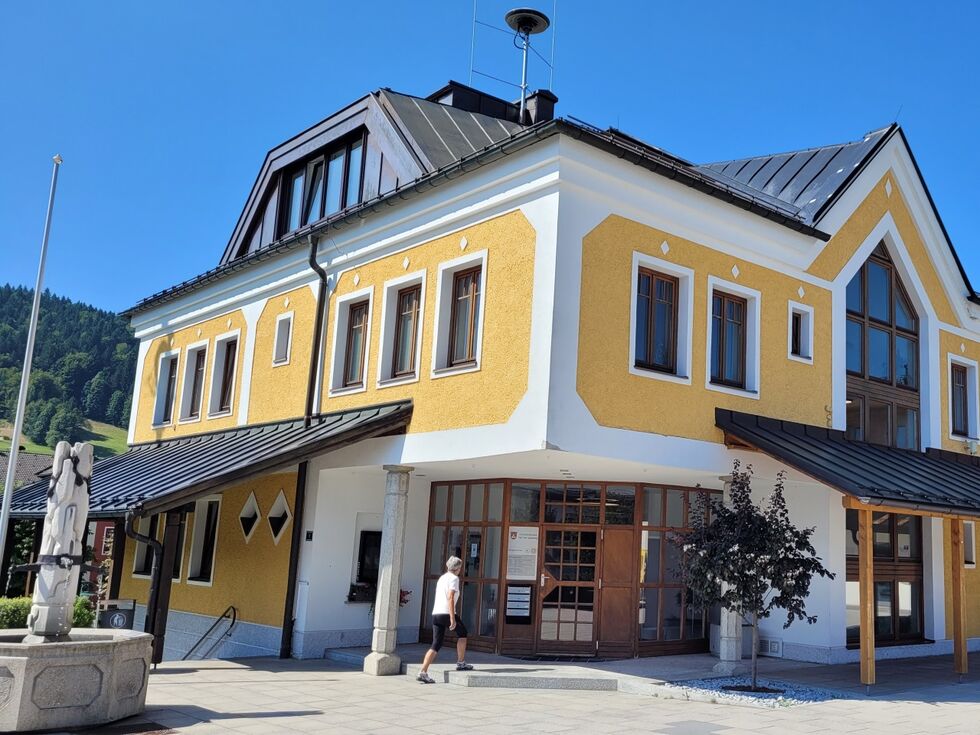 V občini Hof zaradi odstopa župana zaradi vožnje pod vplivom alkohola napovedane volitve