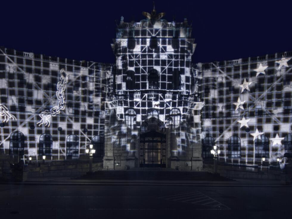 Dunaj obeležuje jubileje republike z demokratično svetlobno instalacijo