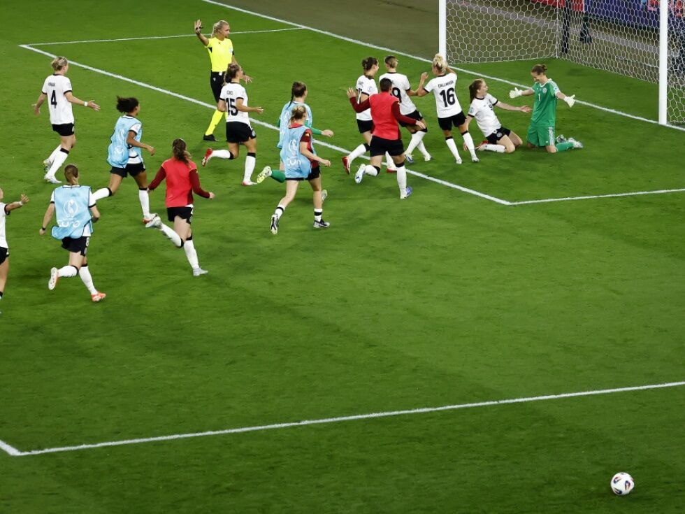 Deutschland bejubelt "unfassbar geiles Team" und Elferheldin