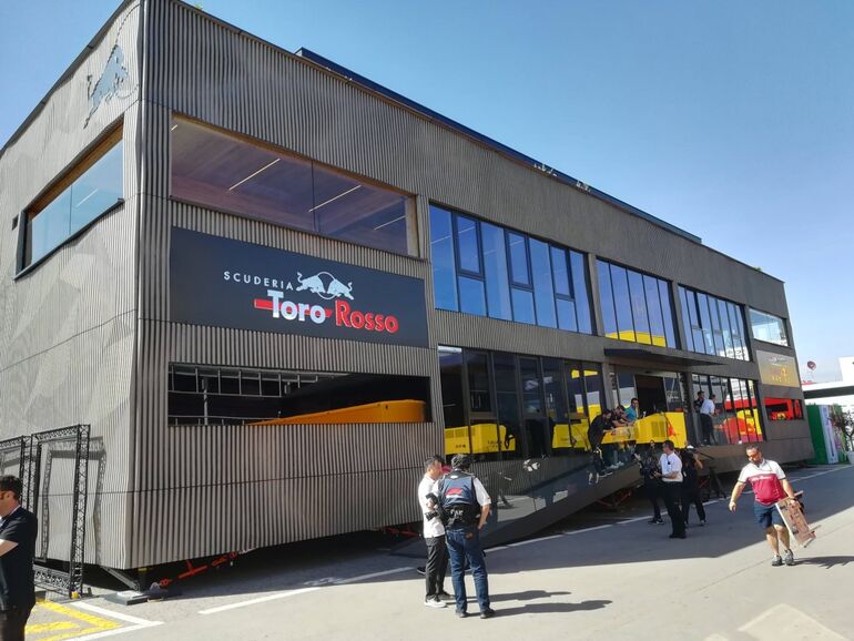 Die Neue Energy Station Osterreichisches Ambiente Im F1 Fahrerlager Sn At