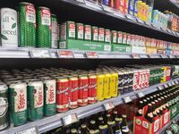 Ist das Einwegpfand schuld? Die Dose verliert im Handel massiv