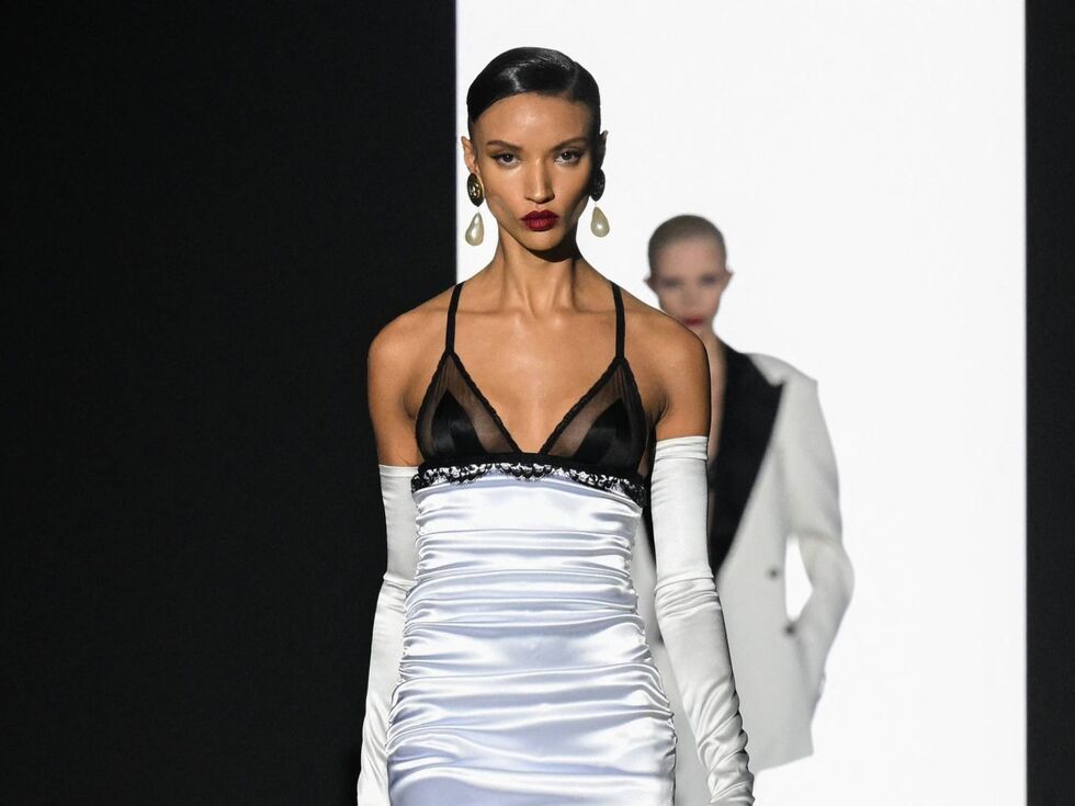 Entschädigung für Model in Deutschland wegen Fotos entblößter Brust