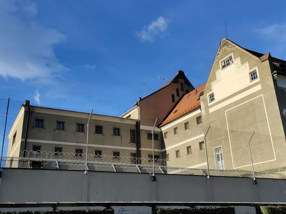 Preiskava proti paznici zaradi tihotapljenja v zapor Feldkirch