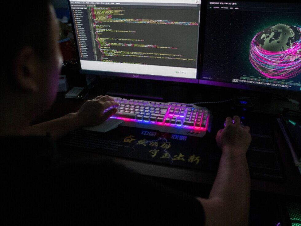 KI in temni kanali otežujejo delo preiskovalcem, opozarja strokovnjak