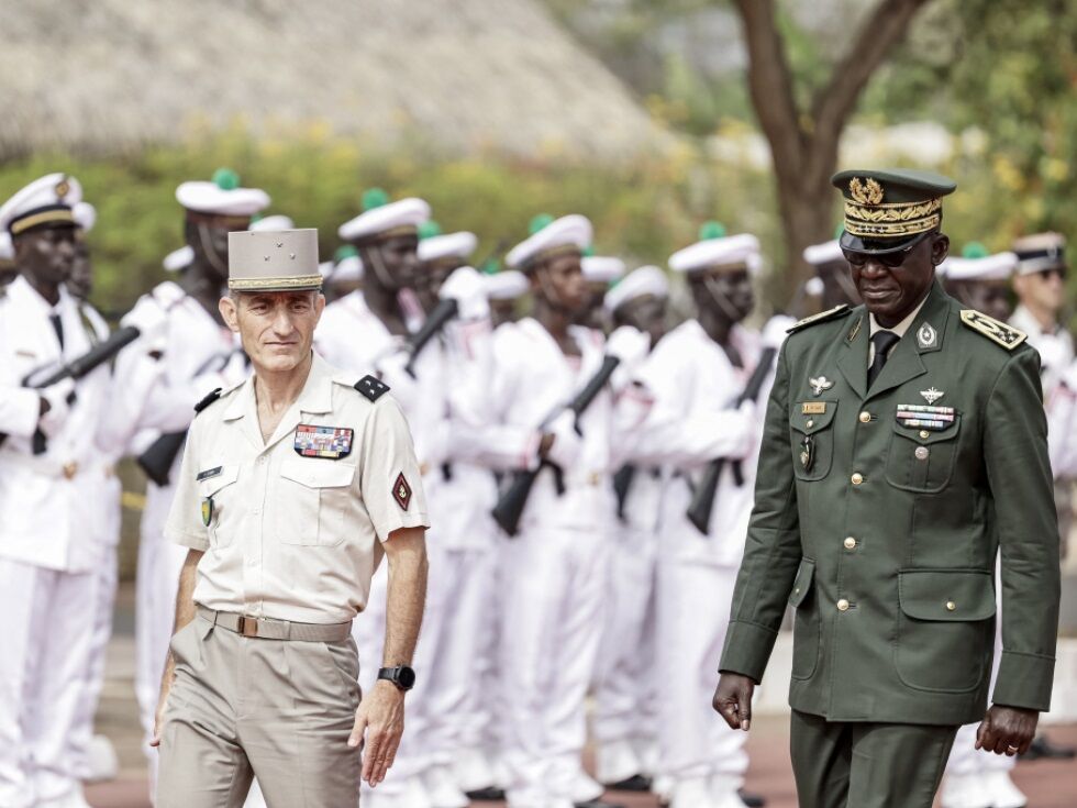 Frankreich übergab letzte Militärstützbasen an den Senegal