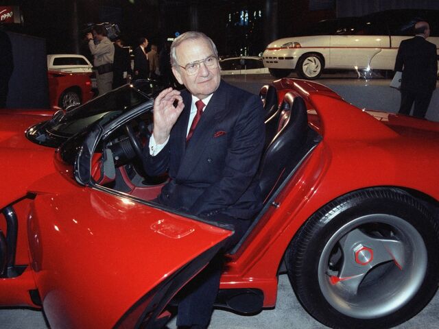 Lee Iacocca (hier am 28. März 1990 in einer Dodge Viper in New York).  
