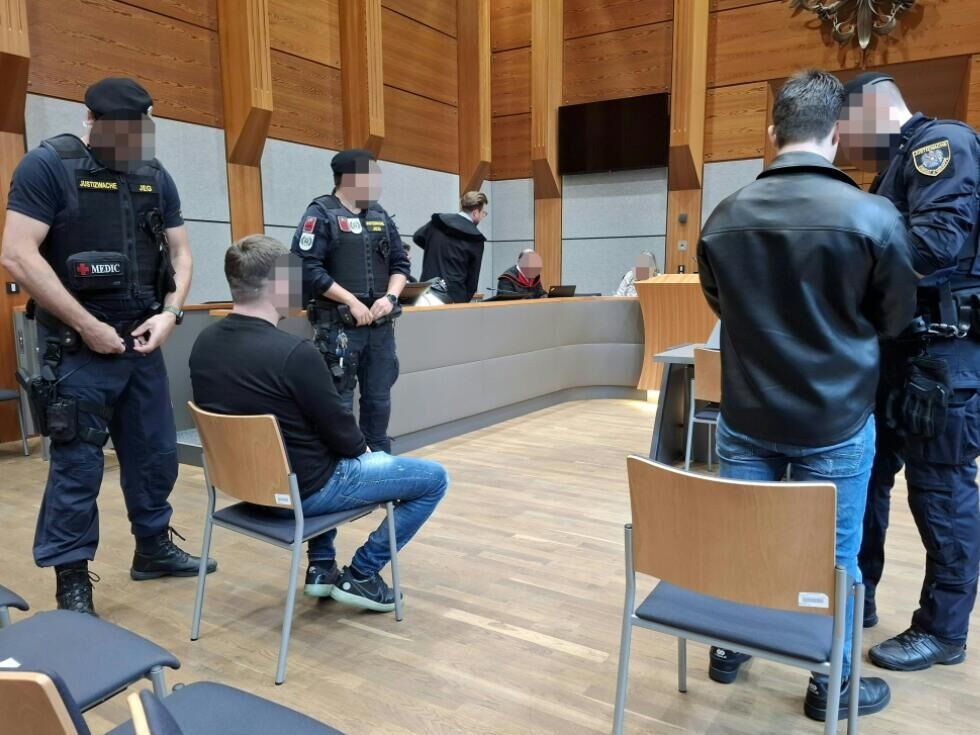 Fünf Banküberfälle in Tirol: Zeugin belastet Erstangeklagten