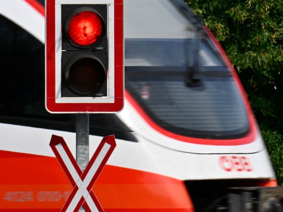 Fußgänger in Oberösterreich von Zug erfasst