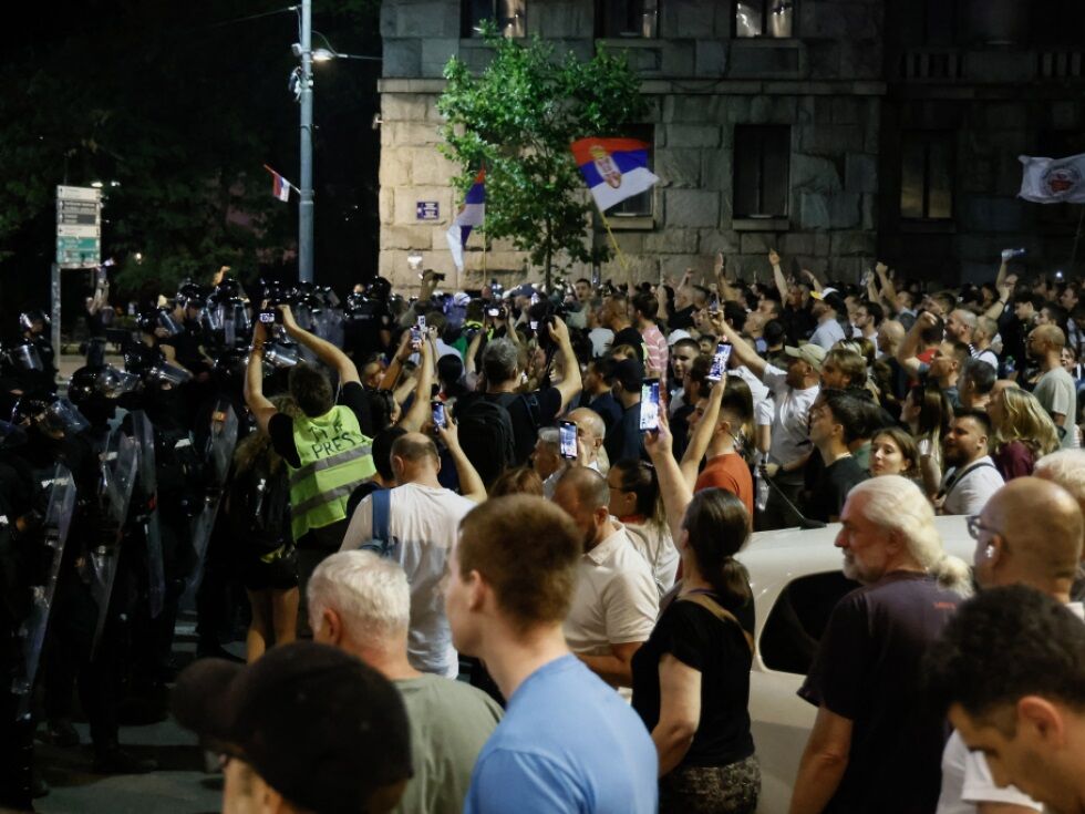 Gewaltsame Proteste gegen Regierung in Serbien