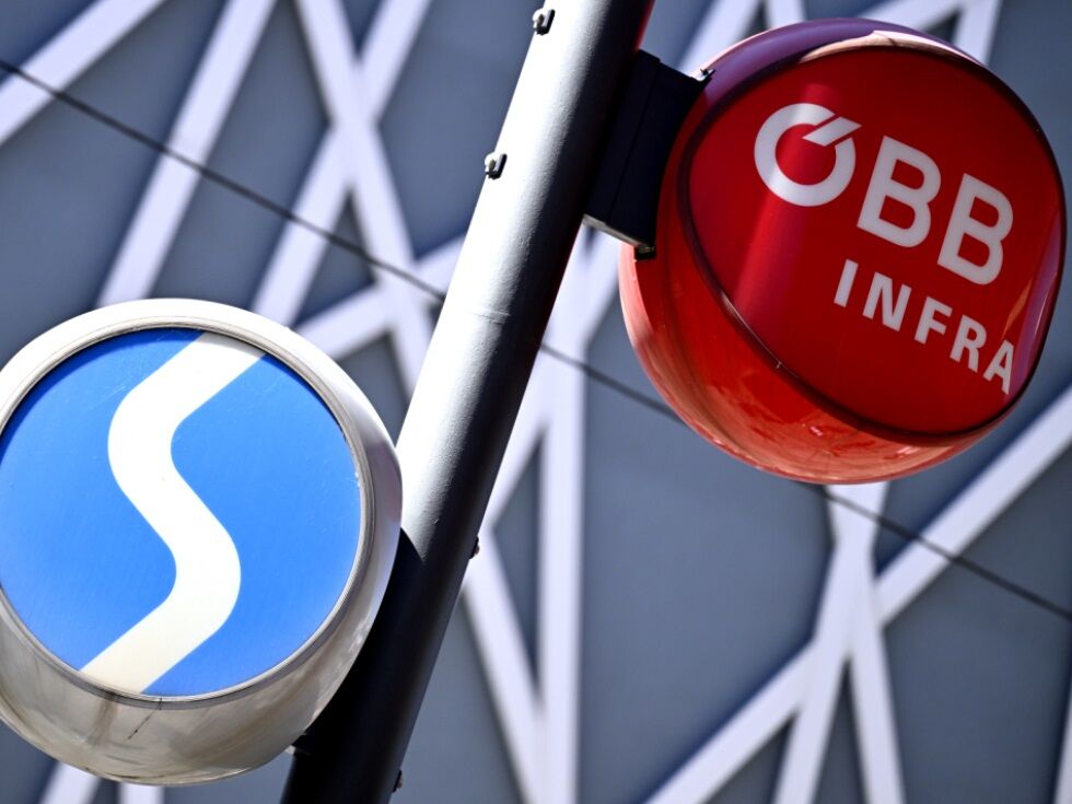 Sindikat Vida in ÖBB v sporu zaradi varčevanja pri vodjih izmene in spremljevalcih vlakov