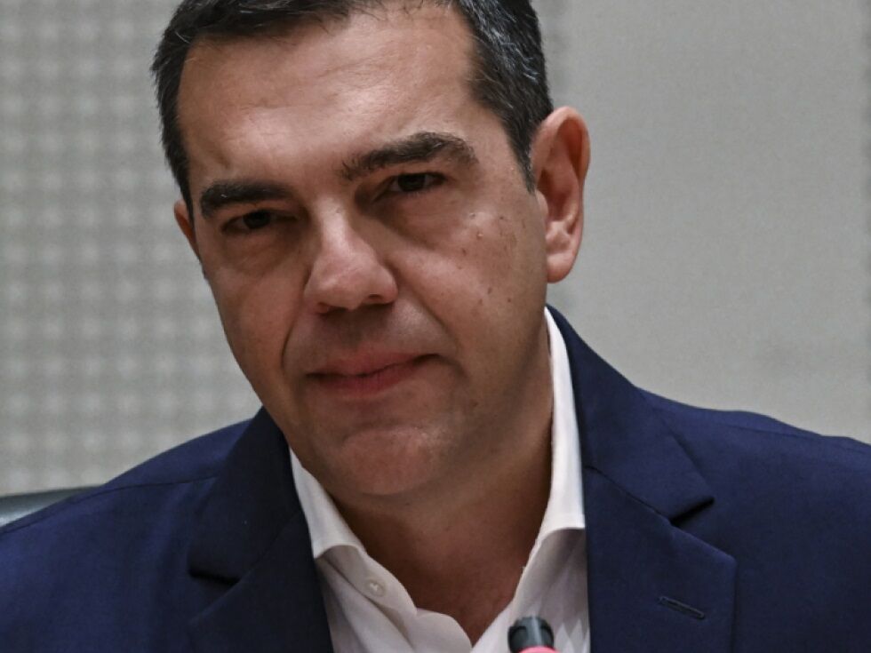 Alexis Tsipras po odstopu iz parlamenta in stranke SYRIZA načrtuje politični preobrat v Grčiji