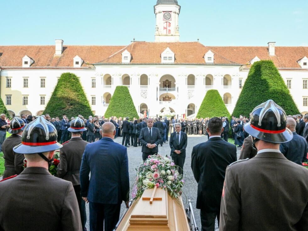 Große Anteilnahme - Ex-ÖFB-Präsident Leo Windtner beigesetzt