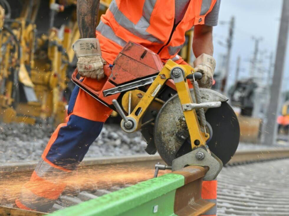 "Großer Bahnhof" für die erste Schiene aus Wasserstoff-Stahl