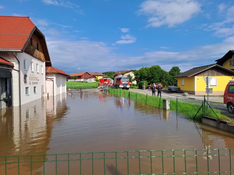 Großer Einsatz bei Hochwasser in Lamprechtshausen