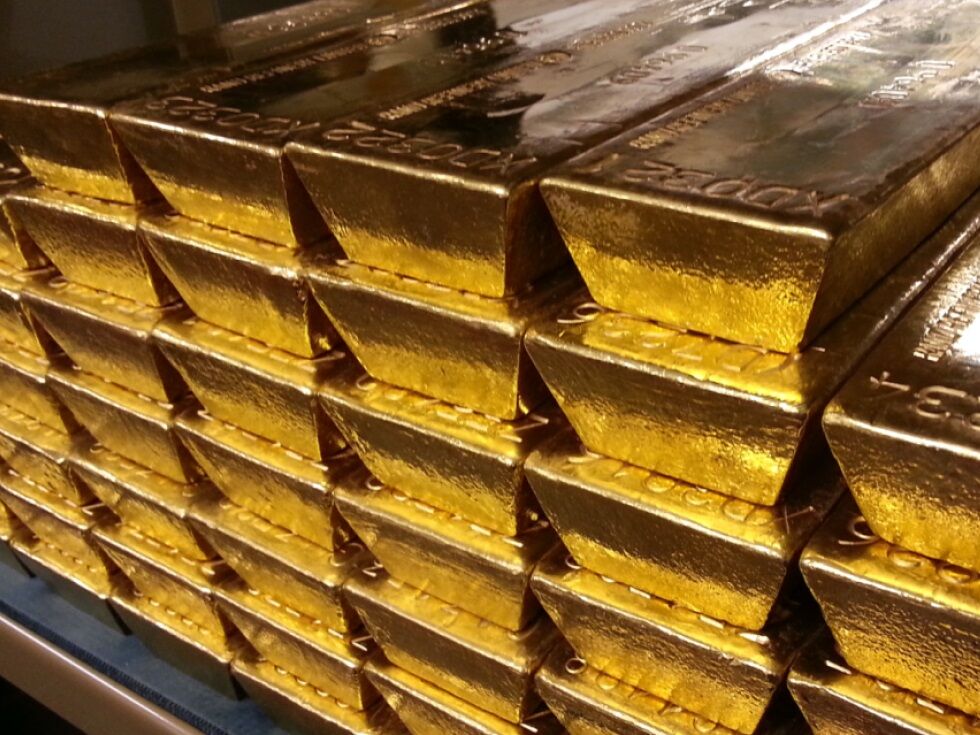 Cena zlata naj bi se povzpela na 4.800 dolarjev na unčo, napovedujejo trgovci