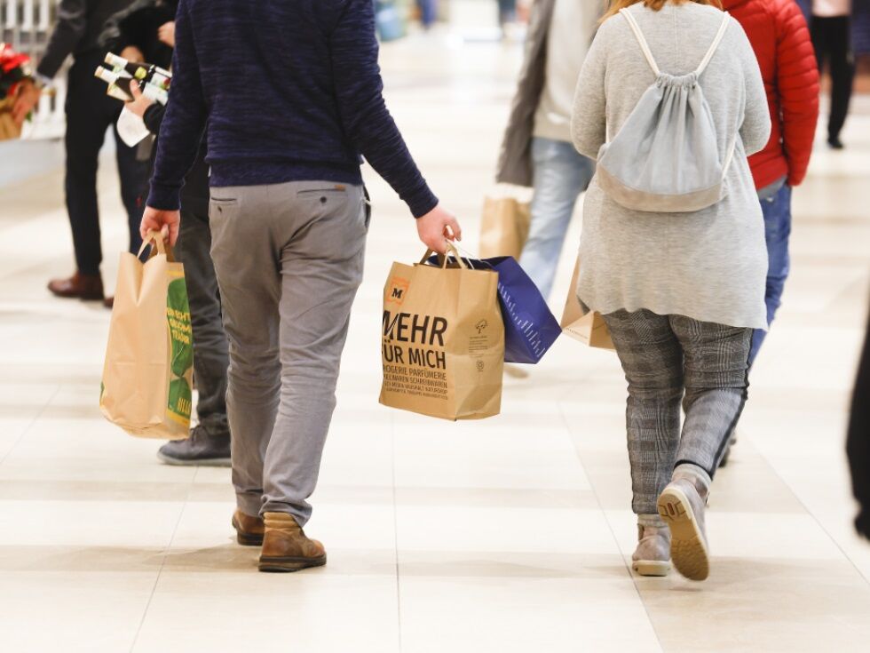 Handel erstmals seit fast vier Jahren mit realem Umsatzplus