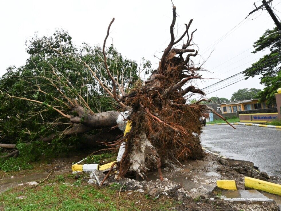 Hurrikan "Melissa" verwüstet Jamaika - jetzt hat der Sturm mit bis zu 195 km/h Kuba erreicht