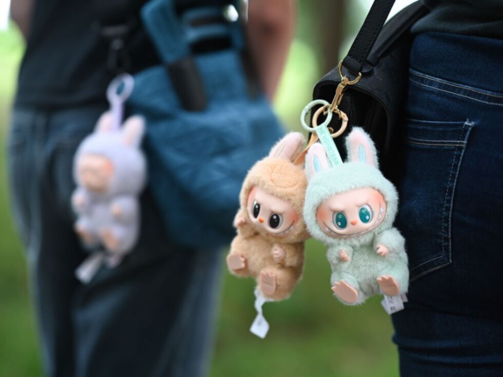 Labubu, luštne in grde plišaste igrače, osvajajo Evropo