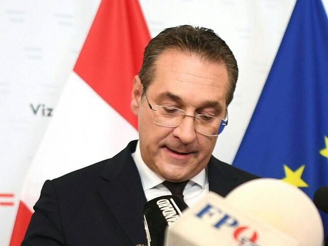 &#8222;Ja, es war eine bsoffene Gschicht&#8220;, begründet Strache in seiner Rücktrittsrede die Szenen aus dem Ibiza-Video. Er sei &#8222;typisch alkoholbedingtes Machogehabe&#8220; gewesen.   