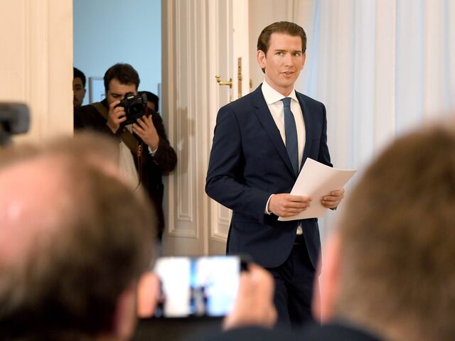 Kurz vor 20 Uhr beendet Bundeskanzler Sebastian Kurz (ÖVP) schließlich mit den Worten &#8222;Genug ist genug&#8220; die Koalition. Er verkündet Neuwahlen &#8222;zum schnellstmöglichen Zeitpunkt&#8220;. Kurz begründete die Neuwahlen nach nur einem Jahr und fünf Monaten mit dem belastenden Video. In den Gesprächen am Samstag mit Vertretern der FPÖ habe er nicht den Eindruck gewonnen, dass es neben den Rücktritten den wirklichen Willen zur Veränderung der FPÖ auf allen Ebenen gebe. Das wäre aber mehr als notwendig.  