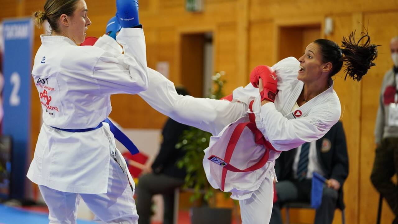 Alisa Bchinger (r.) setzte sich zum Auftakt gegen Teamkollegin Lora Ziller (l.) durch. 