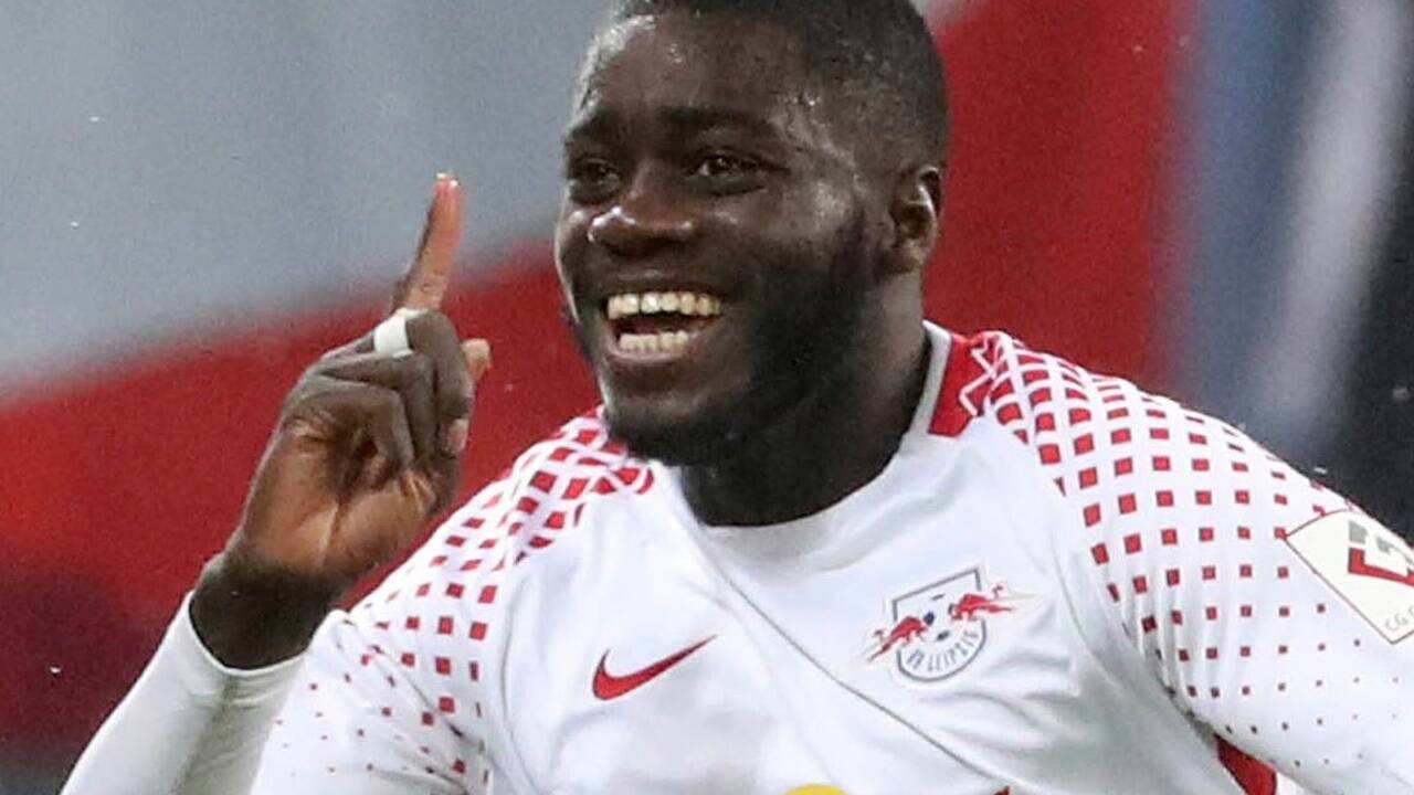 Dayot Upamecano wechselt und Salzburg kassiert mit. 