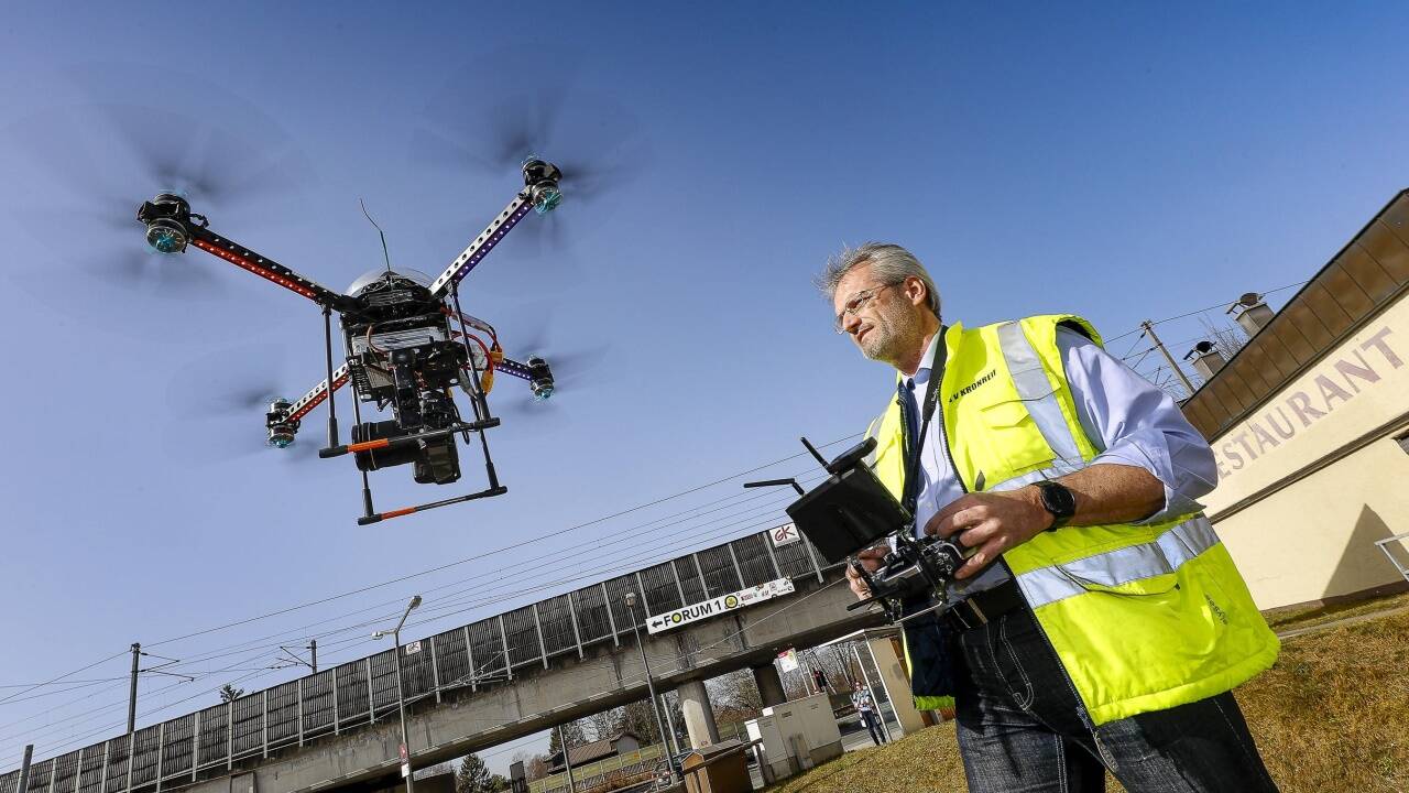 Der Kfz-Sachverständige Gerhard Kronreif hat am Dienstag seine Arbeit aufgenommen. 