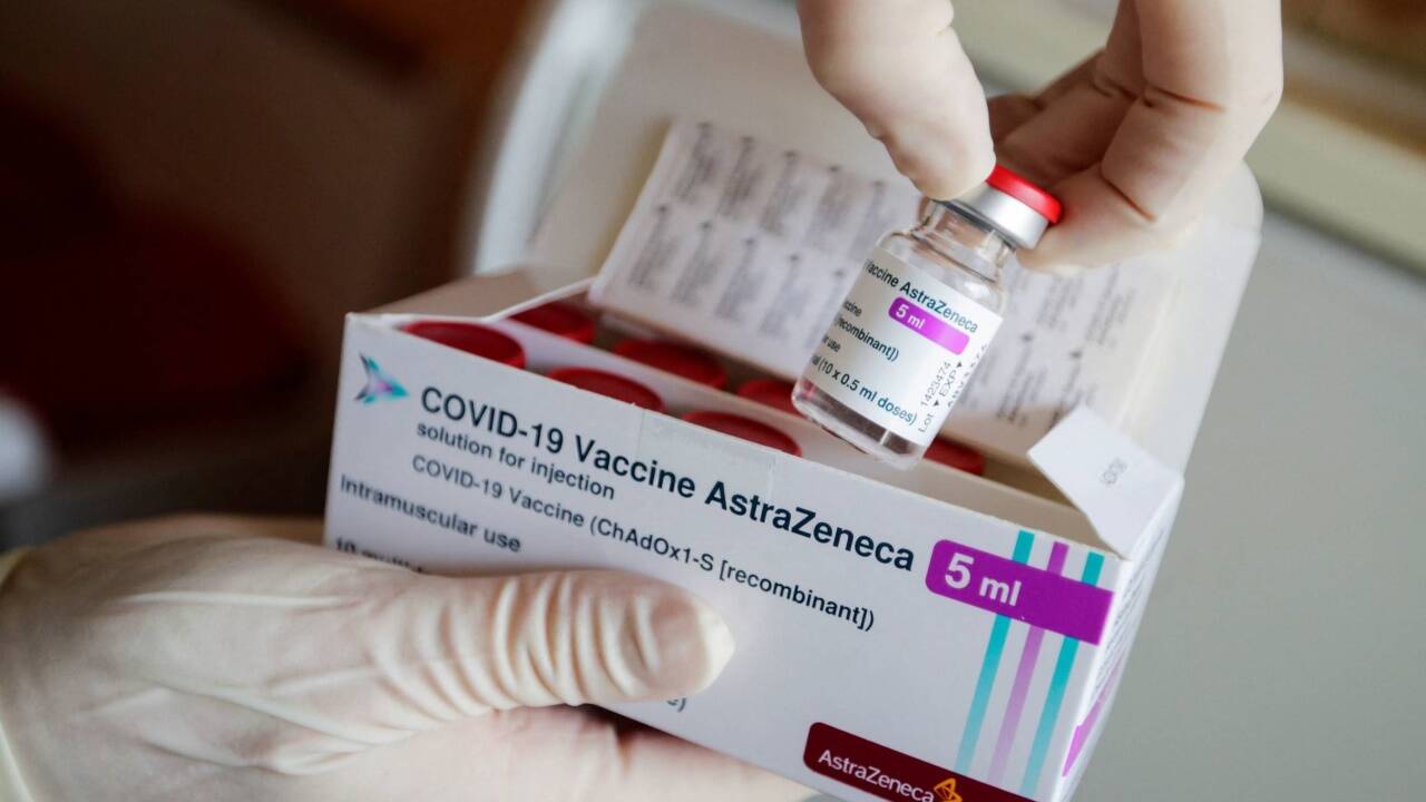 Millionen Astrazeneca-Dosen könnten bald auf Halde liegen, wenn die Länder nicht schnell das Impftempo hochfahren. Nun gibt es positive Signale – und einige Erklärungen für den schleppenden Start. 
