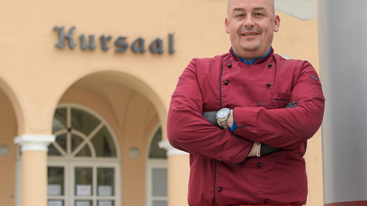 Gastronom Robert Gruber (Hofgastein): „Die Stimmung im Ort ist gut. Betroffen sind von den Maßnahmen vor allem die Pendler.“  Gastronom Robert Gruber (Hofgastein): „Die Stimmung im Ort ist gut. Betroffen sind von den Maßnahmen vor allem die Pendler.“