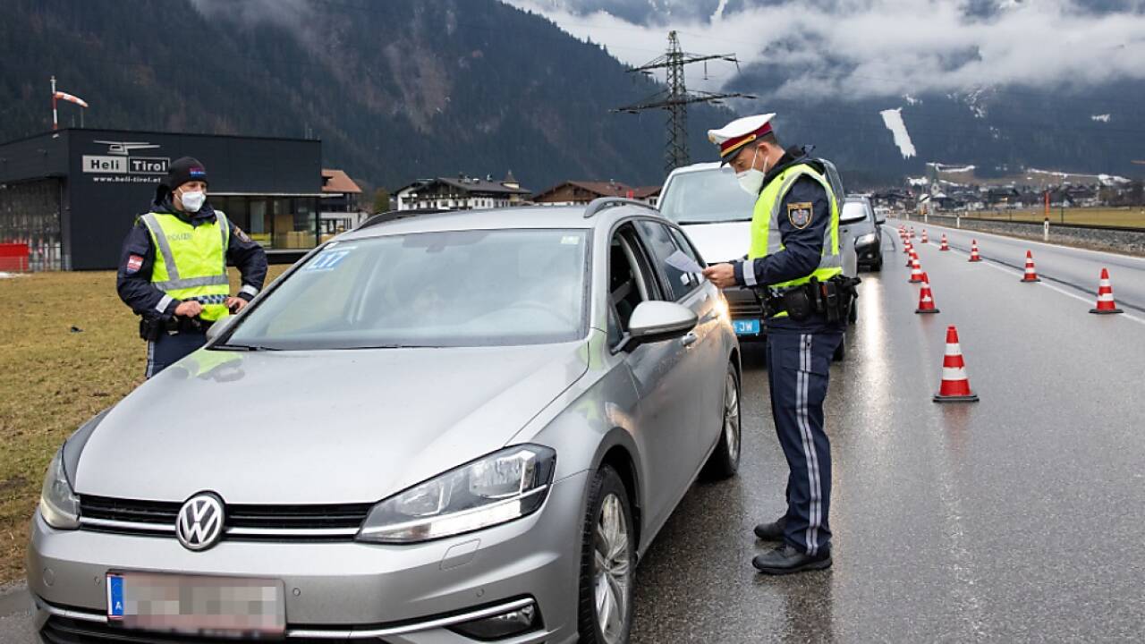Die Polizei errichtet sieben Checkpoints  Die Polizei errichtet sieben Checkpoints