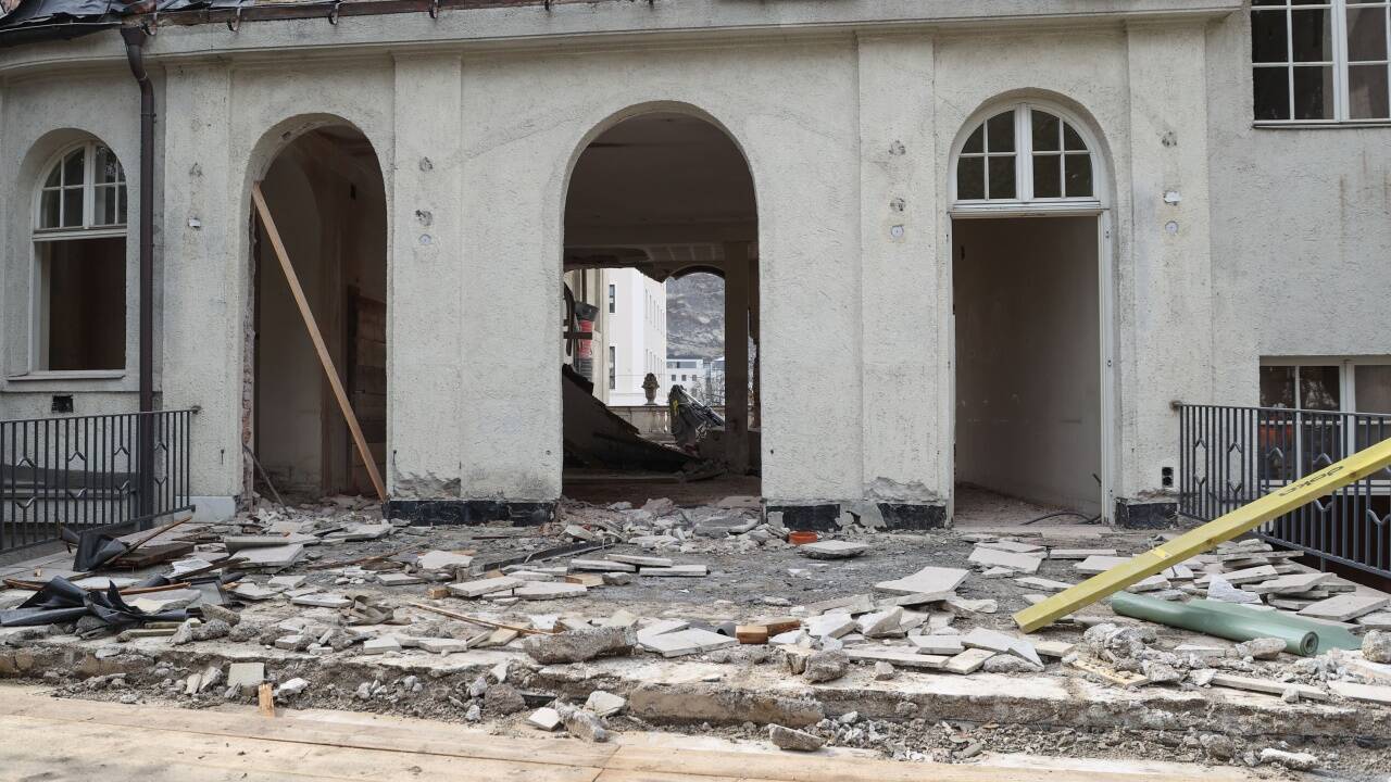 Der Mitteltrakt des Gebäudes der Stiftung Mozarteum an der Schwarzstraße wird abgerissen.  