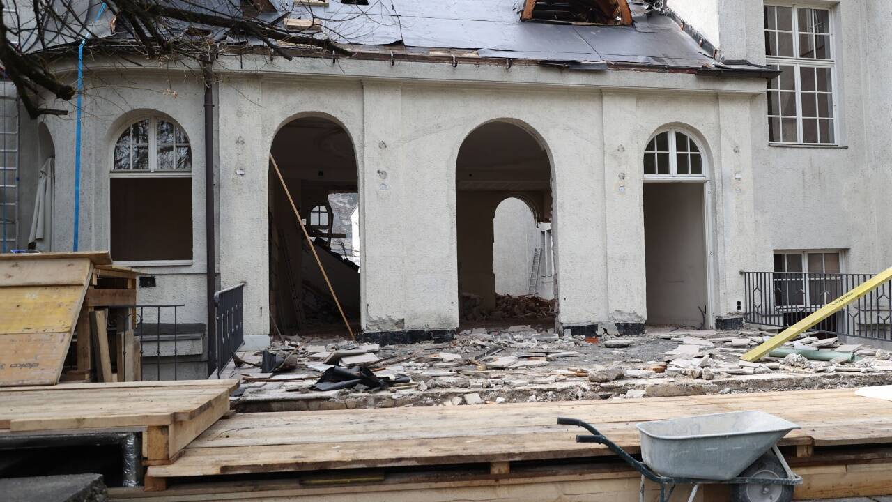 Der Mitteltrakt des Gebäudes der Stiftung Mozarteum an der Schwarzstraße wird abgerissen.  