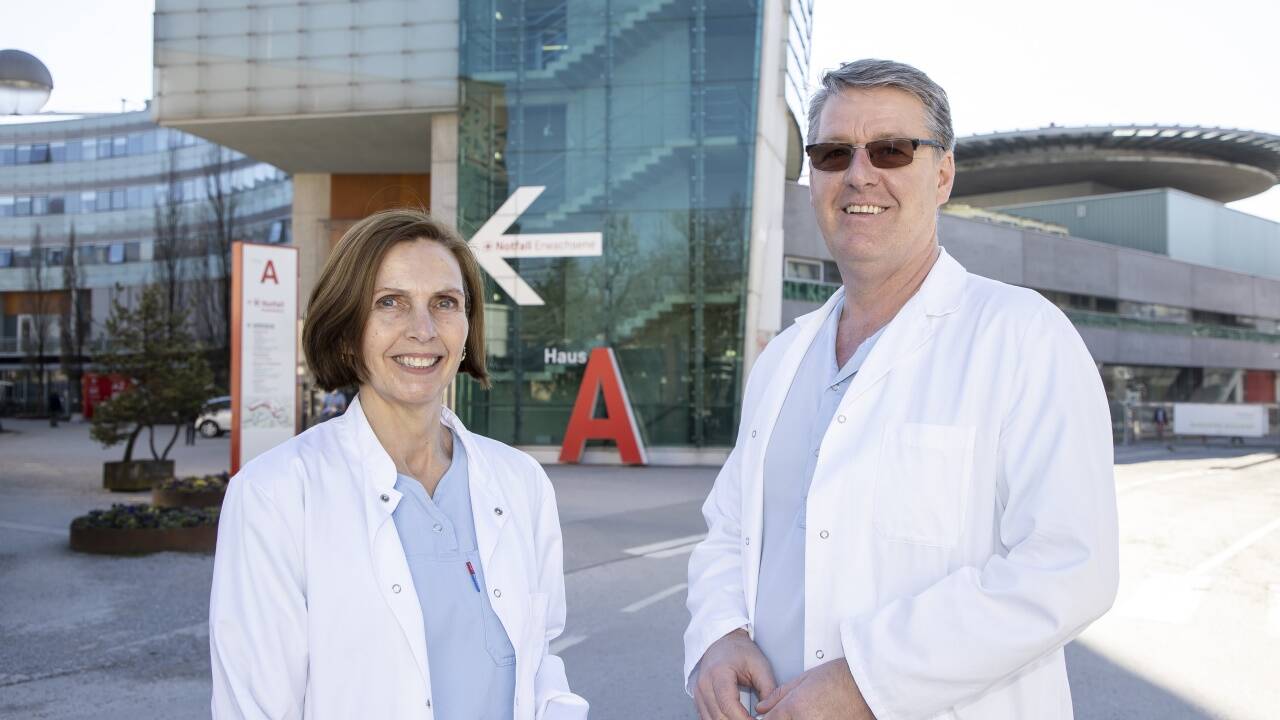 Die Diplompflegekräfte Ingrid Dankl und Günther Scheibl sind weiter im Coronaeinsatz.  
