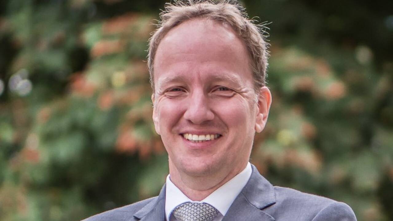Guntram Wolff  <Schriftwechsel14> leitet die unabhängige Brüsseler Denkfabrik Bruegel. Der deutsche Ökonom tritt u.a. regelmäßig als Experte vor dem Rat der EU-Finanzminister (ECOFIN), dem EU-Parlament und dem deutschen Bundestag auf.</Schriftwechsel14> 