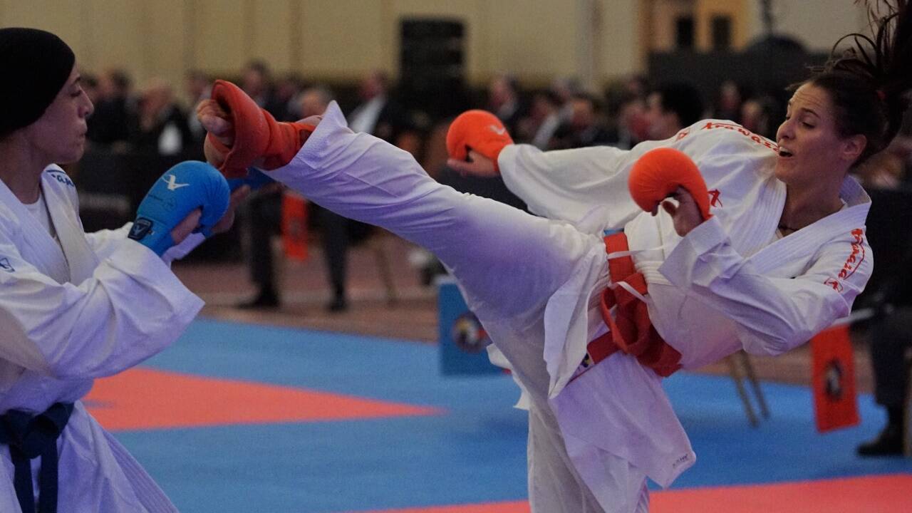 Alisa Buchinger teilte beim Premier-League-Auftakt kräftig aus. 