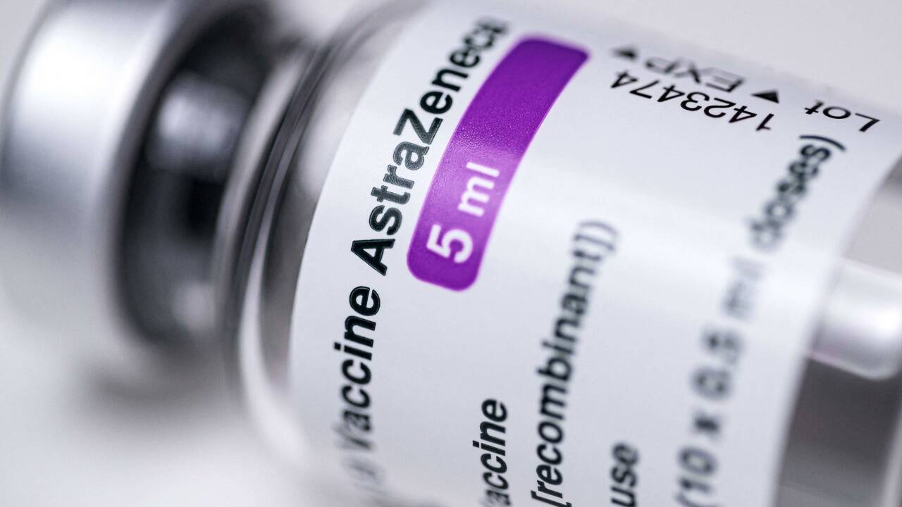 Immer mehr Länder stoppen die Impfung mit dem Präparat AstraZeneca.  