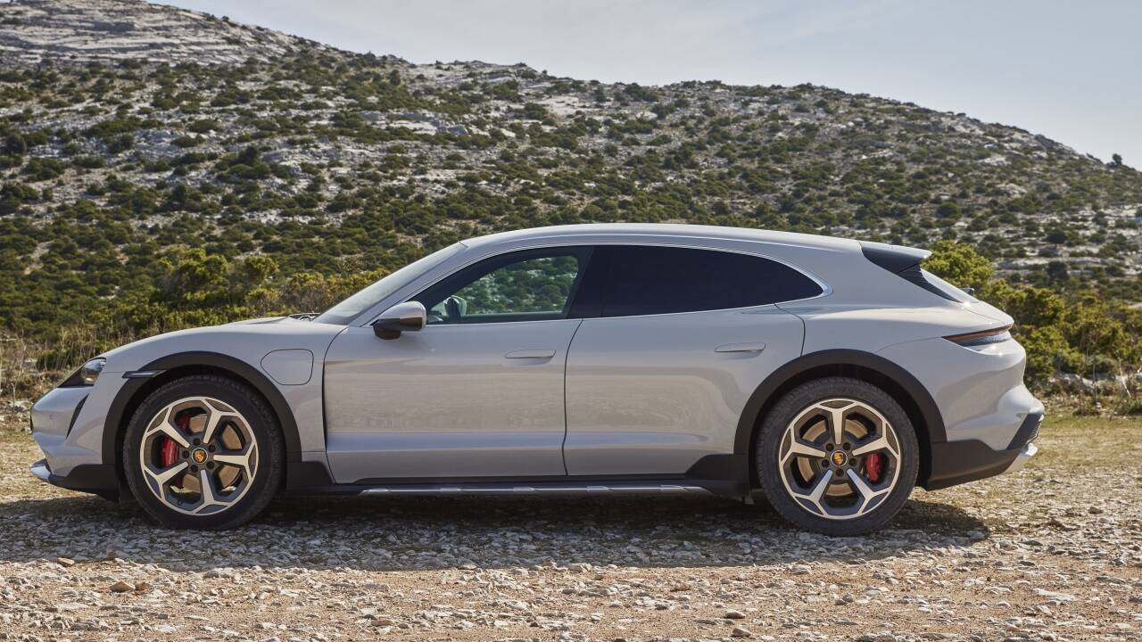 Flyline nennt man bei Porsche die leicht nach hinten abfallende Dachlinie. 