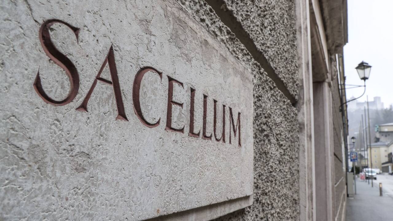 Das Gemälde des Seitenaltars im Sacellum: Gottvater holt Florian zu sich. Spuren einer Signatur deuten auf den Maler Jacob Zanusi hin. 