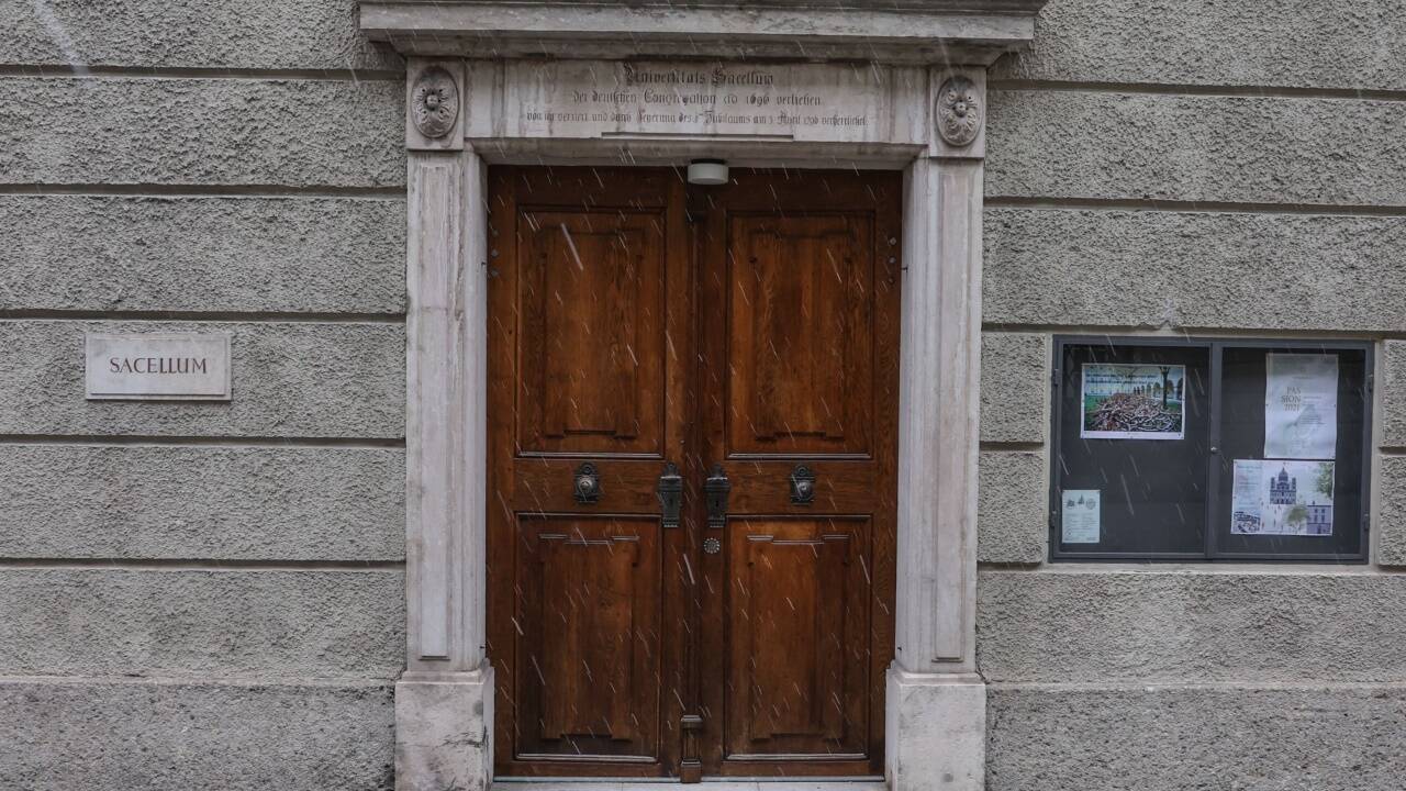Eingang ins Sacellum an der Hofstallgasse 